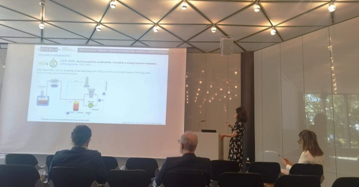 Access the mechanical and thermal fatigue in packed bed thermal energy storage concept