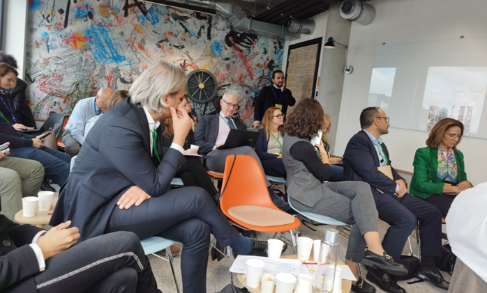 Discussion of Working Group Chemicals, Air & Noise, soil during project presentations